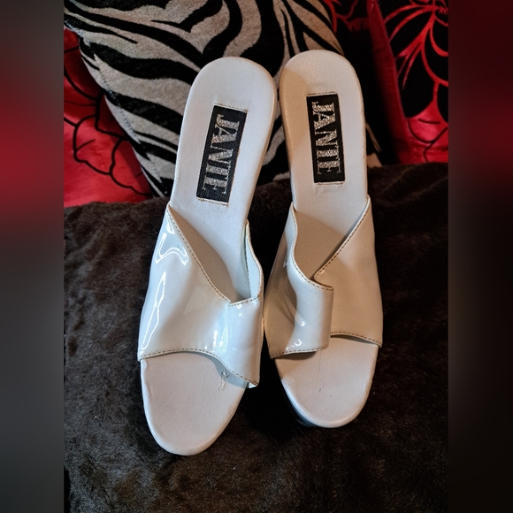 Nwot Janie Heels - Picture 2 of 4